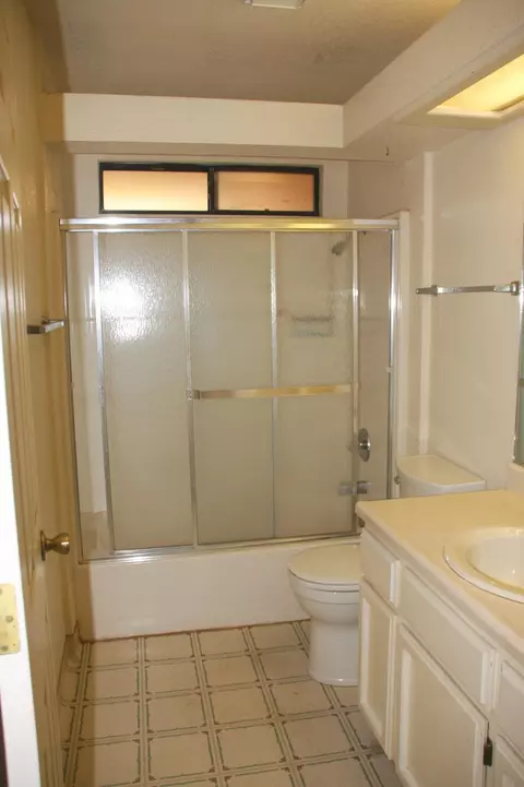 3290 Harlan Dr, Redding, CA 96003 photo 9