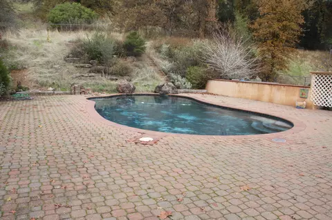 3290 Harlan Dr, Redding, CA 96003 photo 13