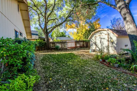 1850 Sutterwood Dr, Redding, CA 96002 photo 15