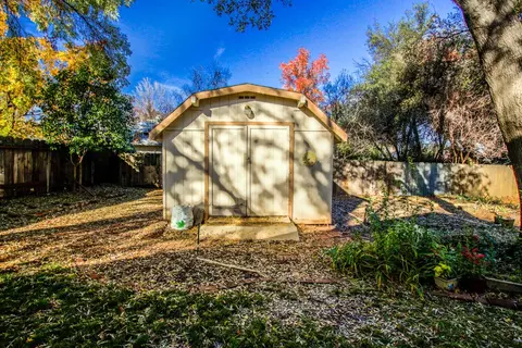 1850 Sutterwood Dr, Redding, CA 96002 photo 17