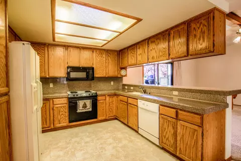 1850 Sutterwood Dr, Redding, CA 96002 photo 5