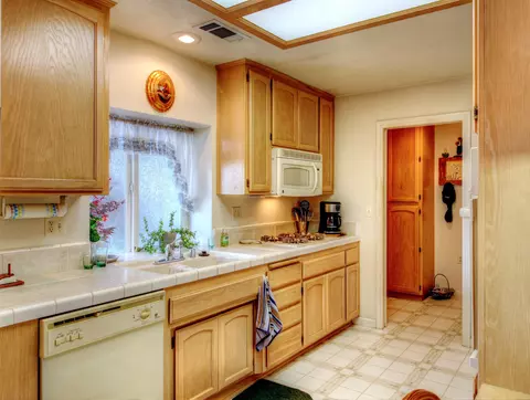 185 Franciscan Trl, Redding, CA 96003 photo 8