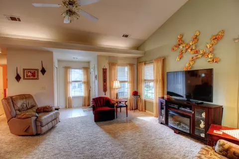 185 Franciscan Trl, Redding, CA 96003 photo 4