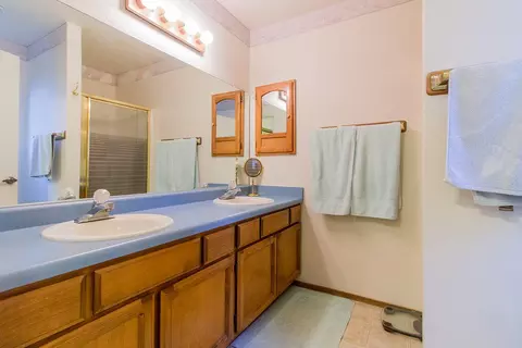 2977 Brookside Dr, Redding, CA 96001 photo 11