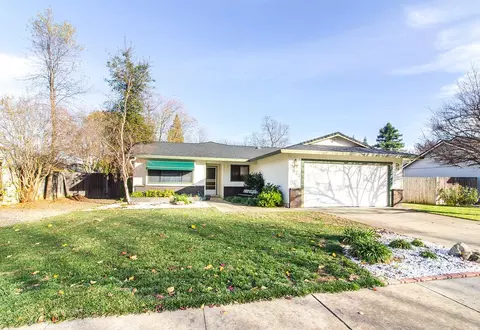 2977 Brookside Dr, Redding, CA 96001 photo 1