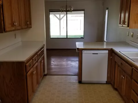 910 Countryside, Red Bluff, CA 96080 photo 3