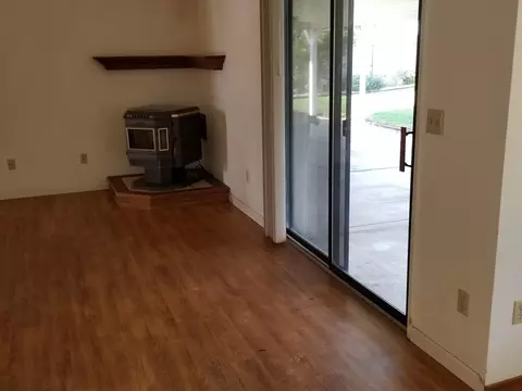 910 Countryside, Red Bluff, CA 96080 photo 5