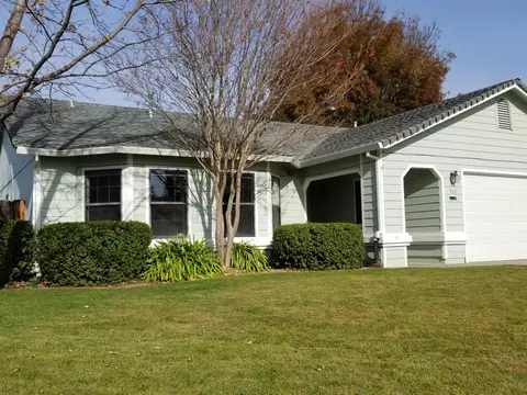 910 Countryside, Red Bluff, CA 96080 photo 1