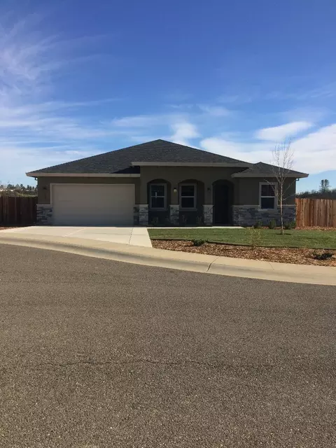907 Fantenell Ct, Redding, CA 96003 photo 1