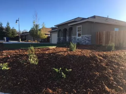 907 Fantenell Ct, Redding, CA 96003 photo 2