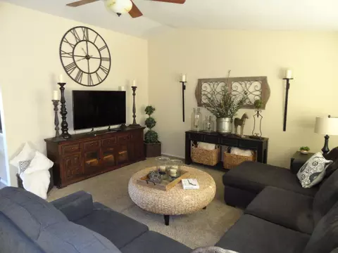 20152 Jill Ln, Redding, CA 96003 photo 3