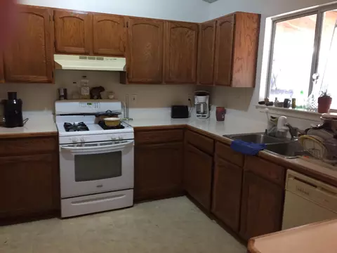 3541 Adams Ln, Redding, CA 96002 photo 3