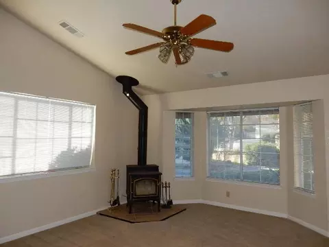 2718 Crystal Tree Dr, Redding, CA 96001 photo 4