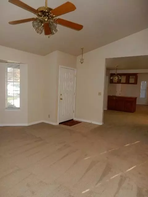 2718 Crystal Tree Dr, Redding, CA 96001 photo 5