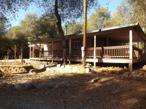 1955 Herbscenta Ln, Redding, CA 96003 photo 3