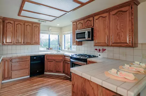 3340 Mountain Oak Dr, Redding, CA 96001 photo 6