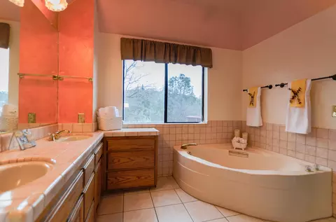 3340 Mountain Oak Dr, Redding, CA 96001 photo 13
