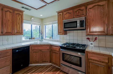 3340 Mountain Oak Dr, Redding, CA 96001 photo 7
