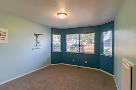 3340 Mountain Oak Dr, Redding, CA 96001 photo 19