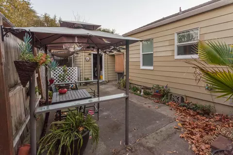 2241 California St, Redding, CA 96001 photo 3
