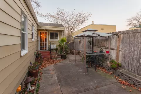 2241 California St, Redding, CA 96001 photo 4