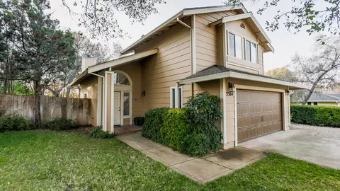 3384 Oak Haven Ct, Redding, CA 96002 photo 2