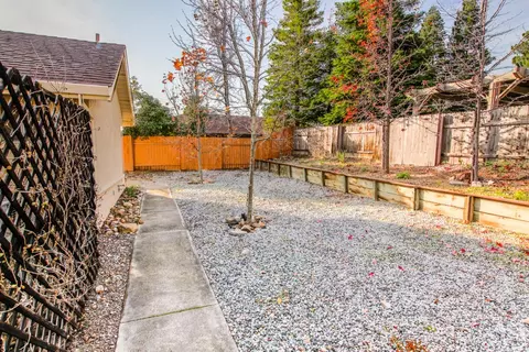 3823 Siskiyou St, Redding, CA 96001 photo 25