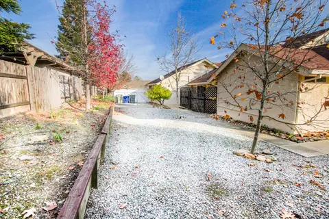 3823 Siskiyou St, Redding, CA 96001 photo 21