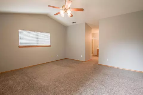 3823 Siskiyou St, Redding, CA 96001 photo 11