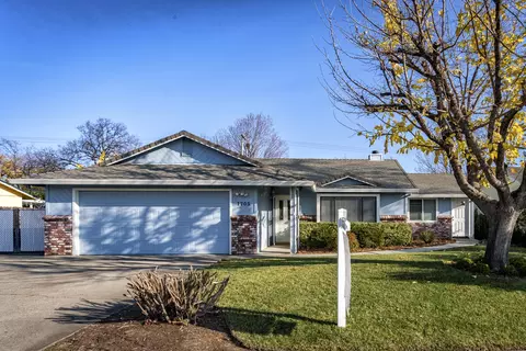 1705 Kildare Dr, Redding, CA 96001 photo 1