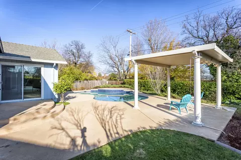 1705 Kildare Dr, Redding, CA 96001 photo 4