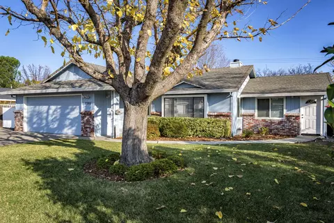 1705 Kildare Dr, Redding, CA 96001 photo 2