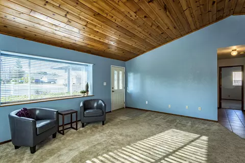1705 Kildare Dr, Redding, CA 96001 photo 5