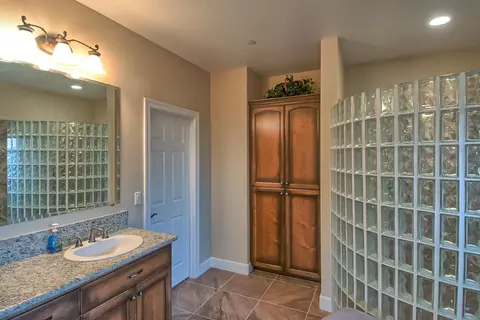 1555 Gold Hills Dr, Redding, CA 96003 photo 17