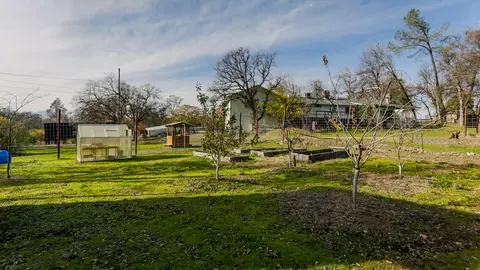 11731 Milton Park Ln, Redding, CA 96003 photo 35