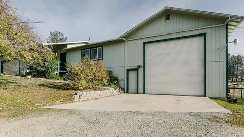 11731 Milton Park Ln, Redding, CA 96003 photo 25