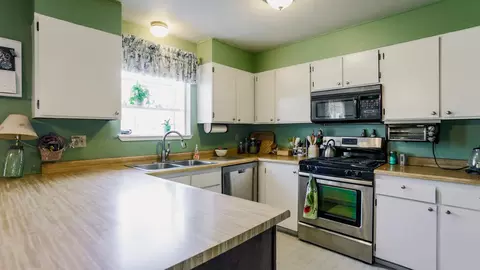 11731 Milton Park Ln, Redding, CA 96003 photo 12