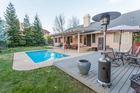2074 Hope Ln, Redding, CA 96003 photo 9