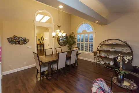 2074 Hope Ln, Redding, CA 96003 photo 15