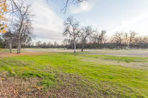 2074 Hope Ln, Redding, CA 96003 photo 8