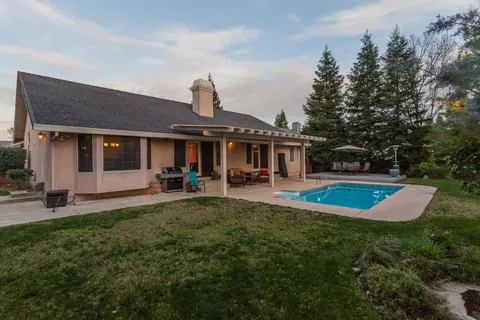 2074 Hope Ln, Redding, CA 96003 photo 6