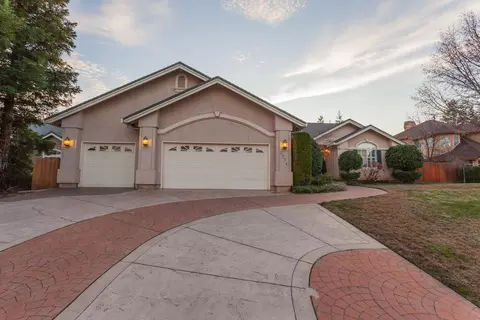 2074 Hope Ln, Redding, CA 96003 photo 1