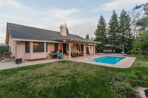 2074 Hope Ln, Redding, CA 96003 photo 7