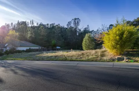 4512 Nantucket Dr, Redding, CA 96001 photo 7