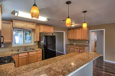 1872 Vale Dr, Redding, CA 96002 photo 6