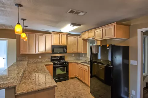 1872 Vale Dr, Redding, CA 96002 photo 7