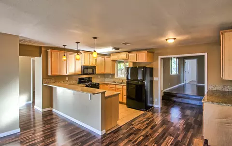 1872 Vale Dr, Redding, CA 96002 photo 5