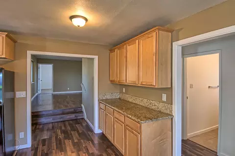 1872 Vale Dr, Redding, CA 96002 photo 9