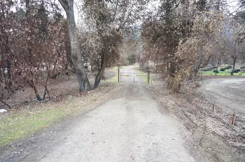 30 Acorn Ln, Junction City, CA 96048 photo 15