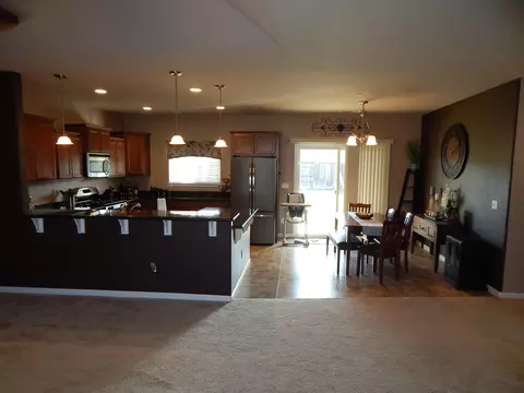 7153 Daybreak Ct, Redding, CA 96001 photo 4